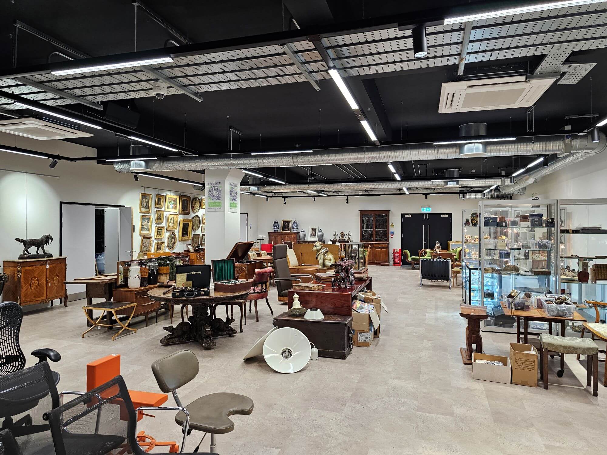 RWB Auction Room Architecture